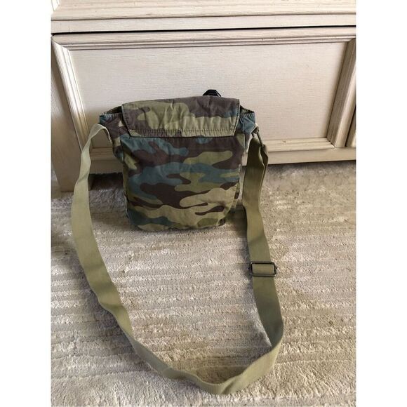 Old Navy Messenger Crossbody Bag Camo One Size - Picture 4 of 11